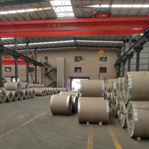 도매 하이 퀄리티 DX51D 600-1250mm 와이드 아연 도금 강철 코일 0.3mm 굽힘 및 절단 서비스 가능 - Product Image 4