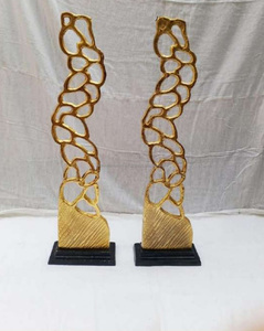 Objet de table en métal avec fini plaqué or parfait pour la décoration de la maison et l'affichage du salon ensemble de 2 pièces - Product Image 2