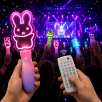 Bâton lumineux LED en acrylique plastique personnalisé, 15 couleurs, contrôle DMX512 par application, changement de couleur, impression de logo sur la poignée, portable, OEM