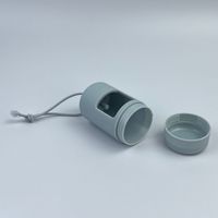Dispensador de Bolsas para Excremento de Perro Wild One con Tapa Giratoria Fácil de Rellenar y a Prueba de Fugas, con Accesorio para Correa