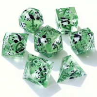 Ensemble de dés en résine liquide LuxeRoll Panda, 7 pièces, bords tranchants, dés DND pour jeux de rôle sur table, dés de jeu Dungeons&Dragons, boîtes de dés