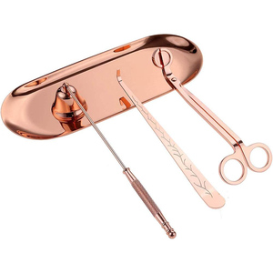 Ensemble de 4 pièces en acier inoxydable pour bougies DIY : coupe-mèche, bâtonnet de nettoyage, éteignoir, avec plateau et ciseaux - Product Image 1