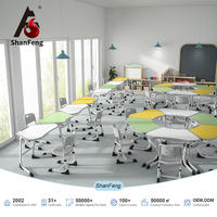 Meubles de classe collaborative modernes pour collèges, table trapézoïdale modulaire, bureaux et chaises réglables en hauteur