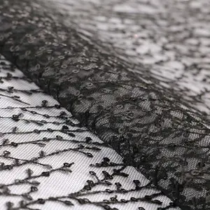 गर्म बेच भव्य शाखाओं काले 100% पॉलिएस्टर 3mm सेक्विन कढ़ाई फीता कपड़े शादी की पोशाक के लिए