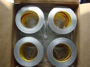 Tissu en <span class=keywords><strong>laine</strong></span> <span class=keywords><strong>de</strong></span> <span class=keywords><strong>verre</strong></span> laminé avec du <span class=keywords><strong>ruban</strong></span> <span class=keywords><strong>adhésif</strong></span> en aluminium, épaisseur 50/100 mm, ignifuge, isolation thermique - Product Image 3