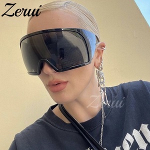 Nuovi <span class=keywords><strong>occhiali</strong></span> da <span class=keywords><strong>sole</strong></span> oversize Punk <span class=keywords><strong>occhiali</strong></span> da <span class=keywords><strong>sole</strong></span> donne uomini di lusso su misura marca di design <span class=keywords><strong>Sport</strong></span> <span class=keywords><strong>occhiali</strong></span> da <span class=keywords><strong>sole</strong></span> un pezzo per esterni UV400 - Product Image 3