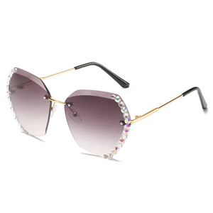 DOISYER 2022 <span class=keywords><strong>Gafas</strong></span> <span class=keywords><strong>de</strong></span> Sol <span class=keywords><strong>de</strong></span> lujo para <span class=keywords><strong>mujer</strong></span> Estilo moderno <span class=keywords><strong>Gafas</strong></span> <span class=keywords><strong>de</strong></span> diamante Premium con montura dorada Sin montura OEM - Product Image 6