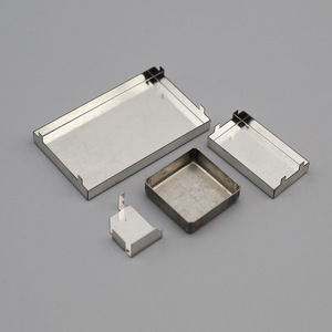 ฝาครอบป้องกันคลื่นแม่เหล็กไฟฟ้า Boss Rf รุ่น Bs 215 ทำจากสแตนเลสสตีล พร้อมรูระบายอากาศเพื่อป้องกันการรบกวนจากคลื่นแม่เหล็กไฟฟ้า - Product Image 3