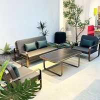 Nordisches Minimalistisches Outdoor-Sofa Aluminiumrahmen Lederkissen Terrassen-Sofaset für Villa Innenhof Balkon Hotel