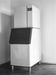 Máquina de Hielo Comercial Eléctrica de Acero Inoxidable, 150 kg/Día, con Control Táctil, para Hoteles, Uso en Exteriores y Doméstico - Product Image 1