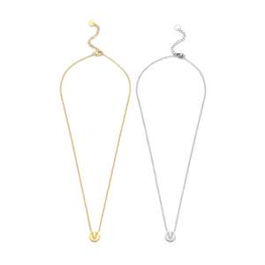 Collana con Ciondolo a Forma di Lettera V in Acciaio Inossidabile, Catena Singola da 1cm, Gioielli alla Moda - Product Image 2