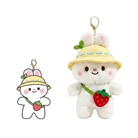 Colgante de peluche personalizado, llavero de conejo blanco esponjoso a medida, juguete de peluche, dije de fresa para bolso, juguete de animal de peluche personalizado para mochila