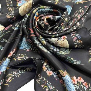 ผ้าพันคอไหมซาตินลายสก็อตขายดี ผ้าคลุมผมไหมสำหรับมัดผม - Product Image 4