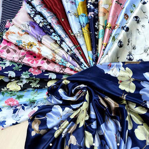 Usine En Gros Polyester <span class=keywords><strong>Soie</strong></span> Satin Africain Imprimer Tissus Échantillon Gratuit Impression Numérique Stretch Satin Tissu pour Robe - Product Image 1