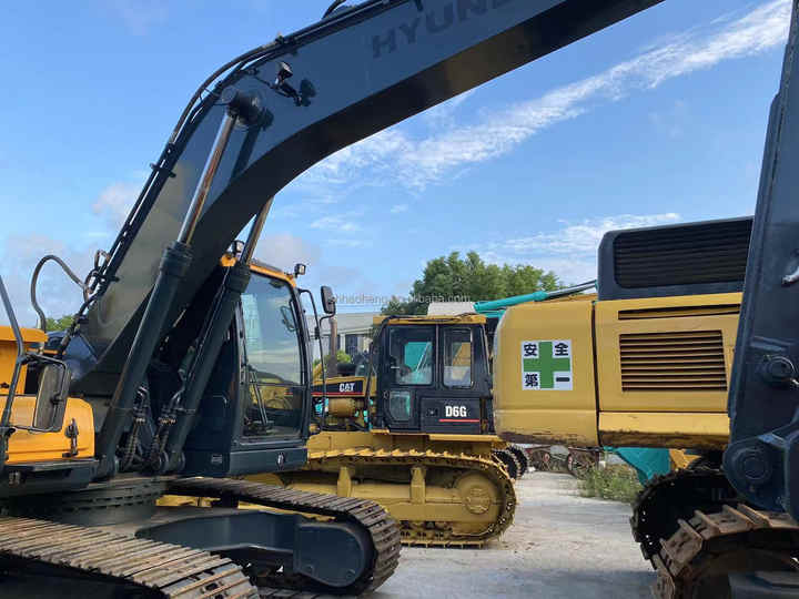 Best selling hyundai220 used crawler hydraulic excavator earthmoving