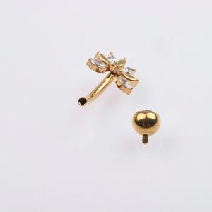 Anneau de nombril en titane doré ASTM F136 avec CZ, filetage interne, fleur à cinq pétales, bijoux de piercing pour le nombril - Product Image 5
