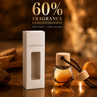 Diffuseur de parfum pour voiture en verre à facettes avec logo personnalisé, bouteille suspendue avec bouchon en bois et liquide parfumé à l'ambre, diffuseur de parfum pour voiture en bois