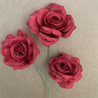 B-1082 Meistverkaufte Stoffblumen Hochzeits-Rosen Rote Blumenarrangements Burgunderrote Rosen Künstliche 3-Köpfige Rosen Großhandel