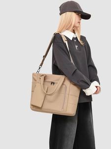 Sac bandoulière matelassé multi-poches pour femme, sac fourre-tout décontracté imperméable de haute qualité, sac à bandoulière tendance pour femme - Product Image 2