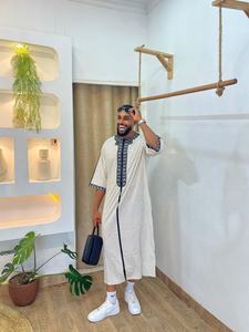 Nueva ropa islámica hombres bata Kaftan musulmán hombre marroquí Casual vestido largo árabe rayas bata Oriente Medio <span class=keywords><strong>traje</strong></span> nacional Bata - Product Image 2