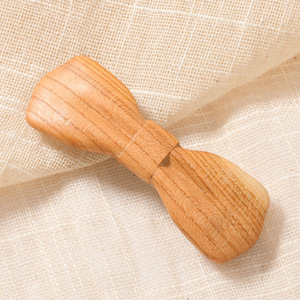 Article très vendu en direct : Pince à cheveux en bois sculpté de style antique - Populaire sur Xiaohongshu (Petit Livre Rouge) - Product Image 4