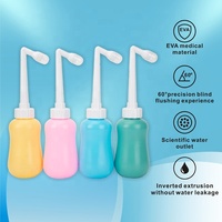 Bouteille de voyage portable OEM/ODM en EVA+ABS pour bidet, 360 ml, avec buse angulaire et pulvérisation verticale, design moderne, pour toilettes murales portables