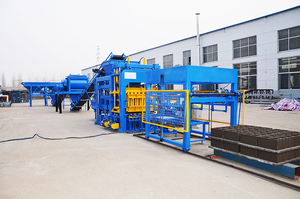 ماكينة صناعة المال الأوتوماتيكية بالكامل SHIYUE QT4-15 لصنع طوب الرصف المتشابك وخط إنتاج بلوك الرماد المتطاير، آلات بناء في إيطاليا - Product Image 4