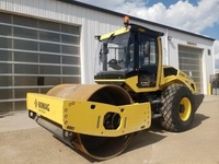 Rouleau compresseur vibrant à pneus Bomag BW213D, 15 tonnes, moteur électrique, modèle 2020, monocylindre, puissance 110 kW, force de vibration 30 KN