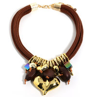 Collier Amelia Original Nouveau Sportif Unisexe Multicouche avec Pendentif Cœur en Corde Épaisse et Chaîne en Bambou