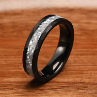 6MM 8MM IP Noir Tungstène Martelé Hommes Anneau Fabriqué À La Main Bande De Mariage Blanc Nacre Shell Incrustation De Carbure De Tungstène Anneau