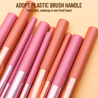 Ensemble de 12 pinceaux de maquillage professionnels de luxe avec logo personnalisé, design coloré unique pour le visage, avec brosse à raser