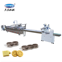 Machine industrielle Skywin PLC à deux voies pour le remplissage de crème et de confiture dans les biscuits et les gâteaux, avec ligne d'emballage Flow Pillow