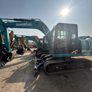 Excavatrice Sunward Swe90E avec une masse opérationnelle de 9 tonnes, composants principaux incluant moteur, boîte de vitesses, pompe, roulement - Product Image 2