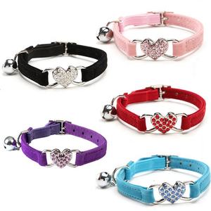 <span class=keywords><strong>Collar</strong></span> de nailon para mascotas para gatos, agua, diamantes y amor, franela, estampado de corazón, suave y cómodo con campana para perros - Product Image 1