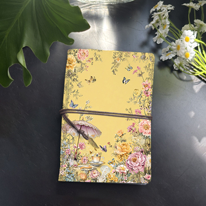 A6 taccuino artigianale utile per studenti universitari di scienze umane perfetto per analisi del testo e contorni di saggio con fiori - Product Image 1