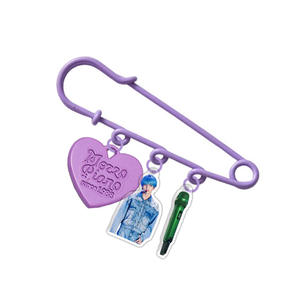 Broches de insignia de hojalata KPOP JUNGKOOK V RM JIMIN SUGA, accesorios de micrófono de moda <span class=keywords><strong>JIN</strong></span>, bolsa, alfileres de ropa, colección de fans - Product Image 5