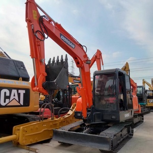 Mini-excavatrice sur chenilles hydraulique Doosan DH55 d'occasion, 90 % neuve, 5 tonnes, avec moteur d'origine coréen, garantie 1 an - Product Image 1