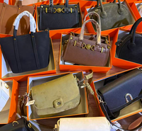 Sacs à main pour femmes en gros, sacs à main de marque pour dames, sacs fourre-tout décontractés en similicuir, sacs à bandoulière de luxe légers, articles mixtes d'occasion à prix bas