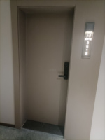 Portes intérieures d'hôtel insonorisées et résistantes à l'humidité, en LVL et MDF, avec technologie anti-étirement pour les chaînes d'hôtels