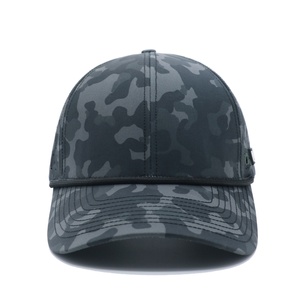 Casquette de golf unisexe respirante et imperméable à 6 panneaux découpés au laser, avec logo en caoutchouc, motif chevrons, en mélange polyester/spandex, quatre couleurs - Product Image 1