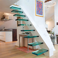 Escalier flottant moderne Prima pour intérieur, marches en verre, garde-corps carré en métal et en verre, escalier droit pour intérieur