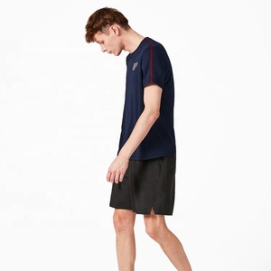 Venta al por mayor de moda Casual camiseta con Logo en la decoración de la <span class=keywords><strong>el</strong></span> pecho delante T camisa para los hombres - Product Image 4