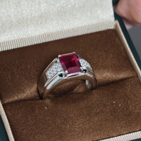 Bague en argent 925 plaqué rhodium sertie de rubis taille coussin pour homme - Cadeau de luxe pour les fêtes et le quotidien