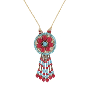 Collar largo con cuentas de madera turquesa, joyería de estilo europeo y americano, cuerda de cera tailandesa, colgante de flores tejidas, cadena de suéter - Product Image 1