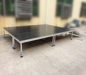 เวทีแบบพกพาสำหรับงานหนัก ป้องกันการลื่นไถล ทำจากอลูมิเนียม พร้อมขาเสริม สำหรับงานแต่งงาน คอนเสิร์ต และอีเว้นท์ต่างๆ - Product Image 5