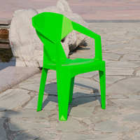 Chaise de jardin d'extérieur en gros de Chine avec dossier en plastique confortable résistant aux intempéries, fauteuil empilable