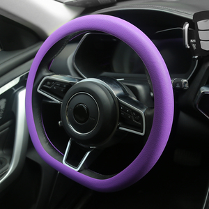 Accessoires de voiture de couverture de silicone de <span class=keywords><strong>volant</strong></span> de voiture de modèle de litchi-emballage et <span class=keywords><strong>logo</strong></span> personnalisés disponibles - Product Image 2