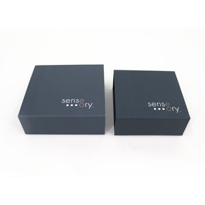 Boîte d'emballage en papier magnétique rigide de luxe personnalisée avec rouleau, flacon d'huile essentielle, fermeture magnétique, boîte cadeau en carton avec insert - Product Image 5