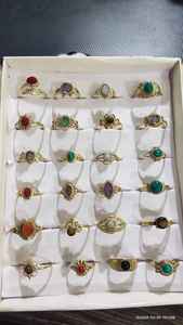 Anillos de Piedras Preciosas Chapados en Oro y Plata de Latón al por Mayor |   Anillos Boho Vintage Hechos a Mano |   Anillos de Piedras Naturales Variadas para Mujer - Product Image 3