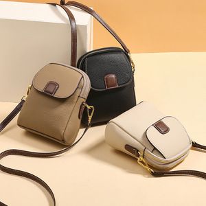 Bolso Bandolera de Cuero Genuino para Mujer A-122, Nuevo Bolso de Mano de Cuero Genuino a la Moda para Mujer - Product Image 2